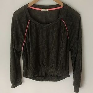 NWOT Olive Green Contrast Piping Lace Banded Top